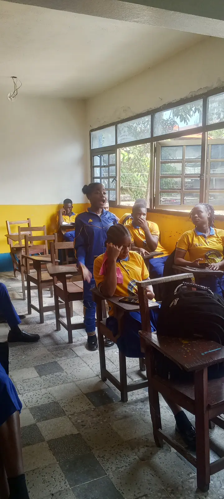 Students taking part in an LAS astronomy outreach session in Central Monrovia